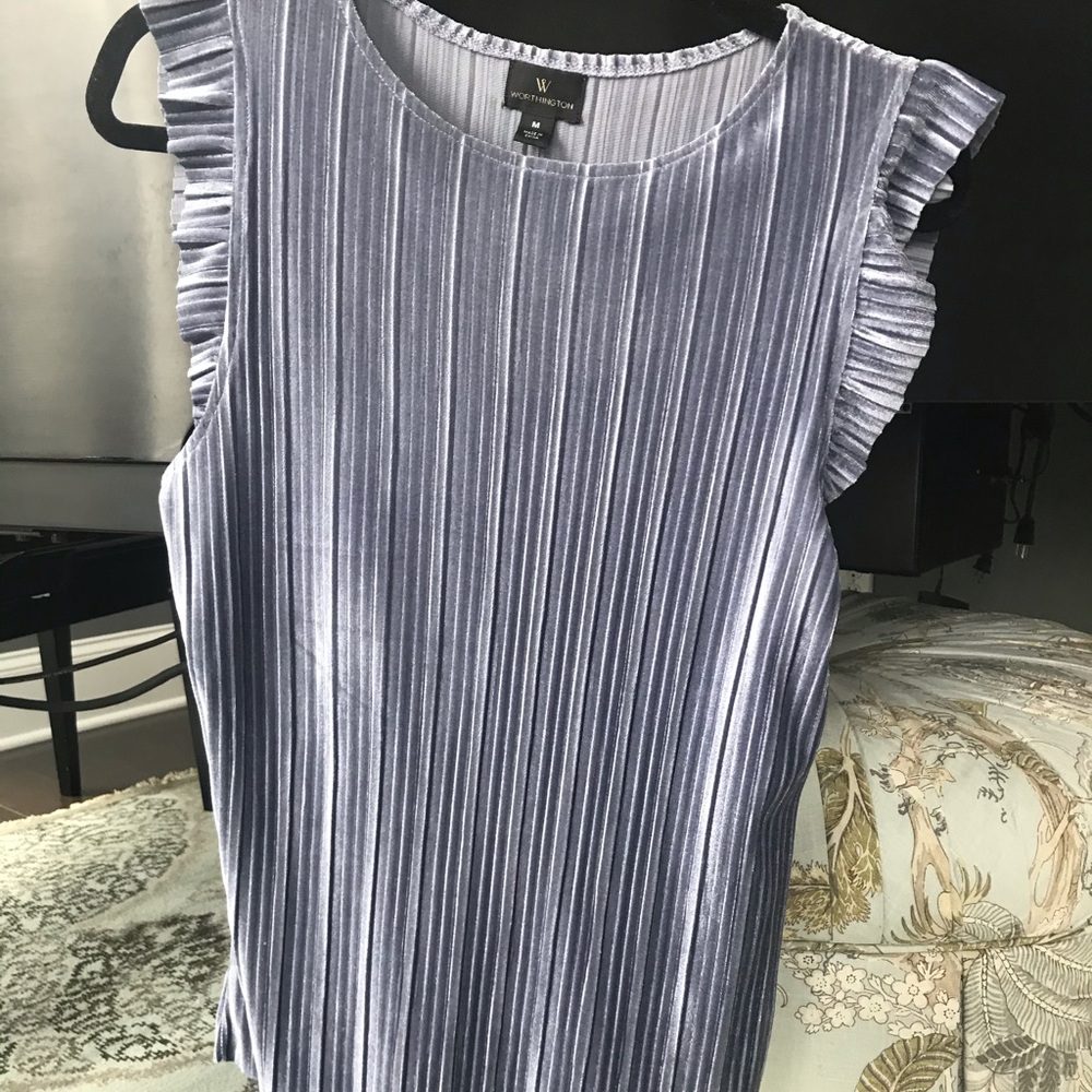 Blue/gray top